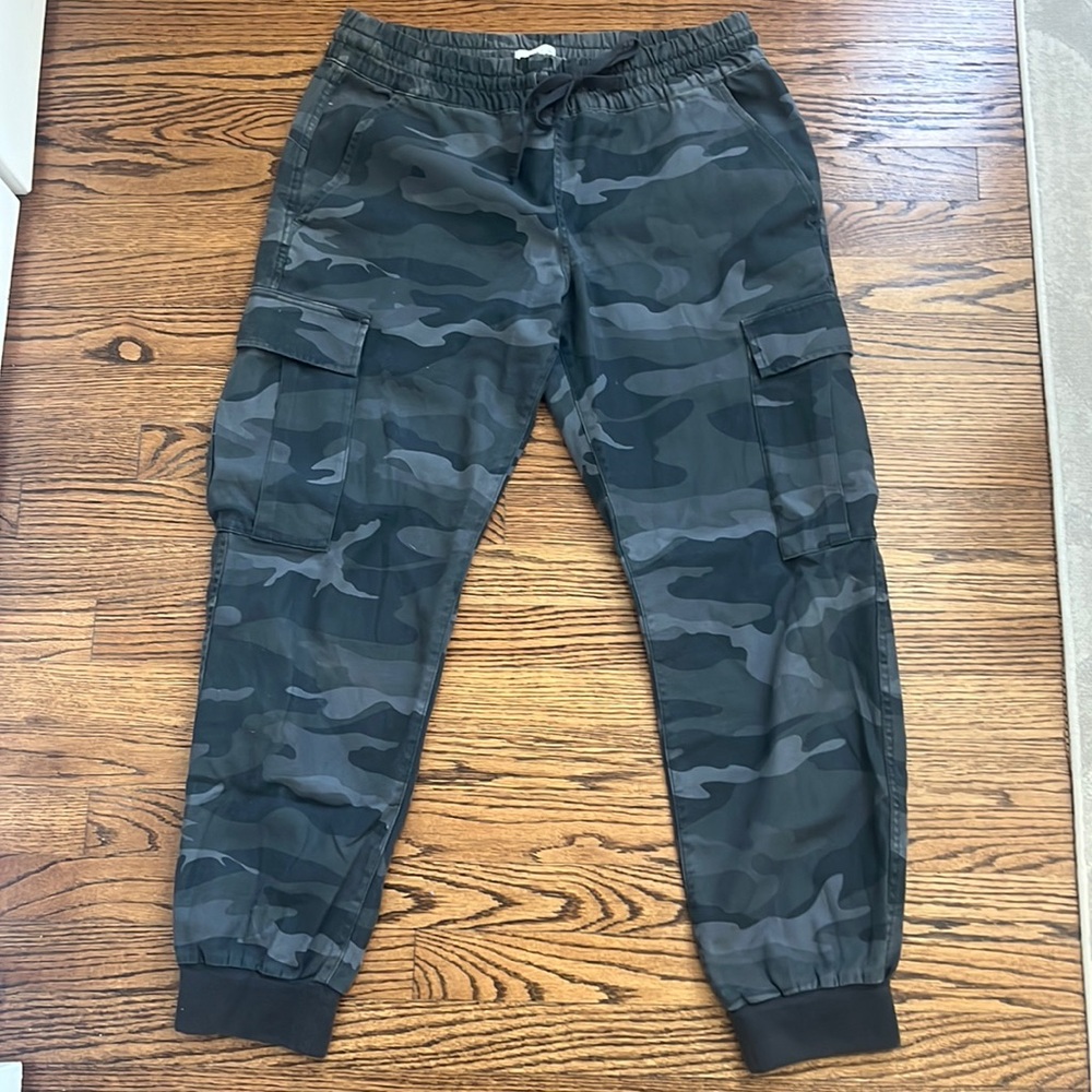 Grey camo pants from TNA size L